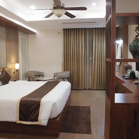 Heavens Garden Empire Hotel Guwahati Ngoại thất bức ảnh
