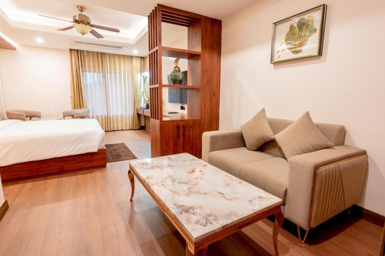 Heavens Garden Empire Hotel Guwahati Ngoại thất bức ảnh