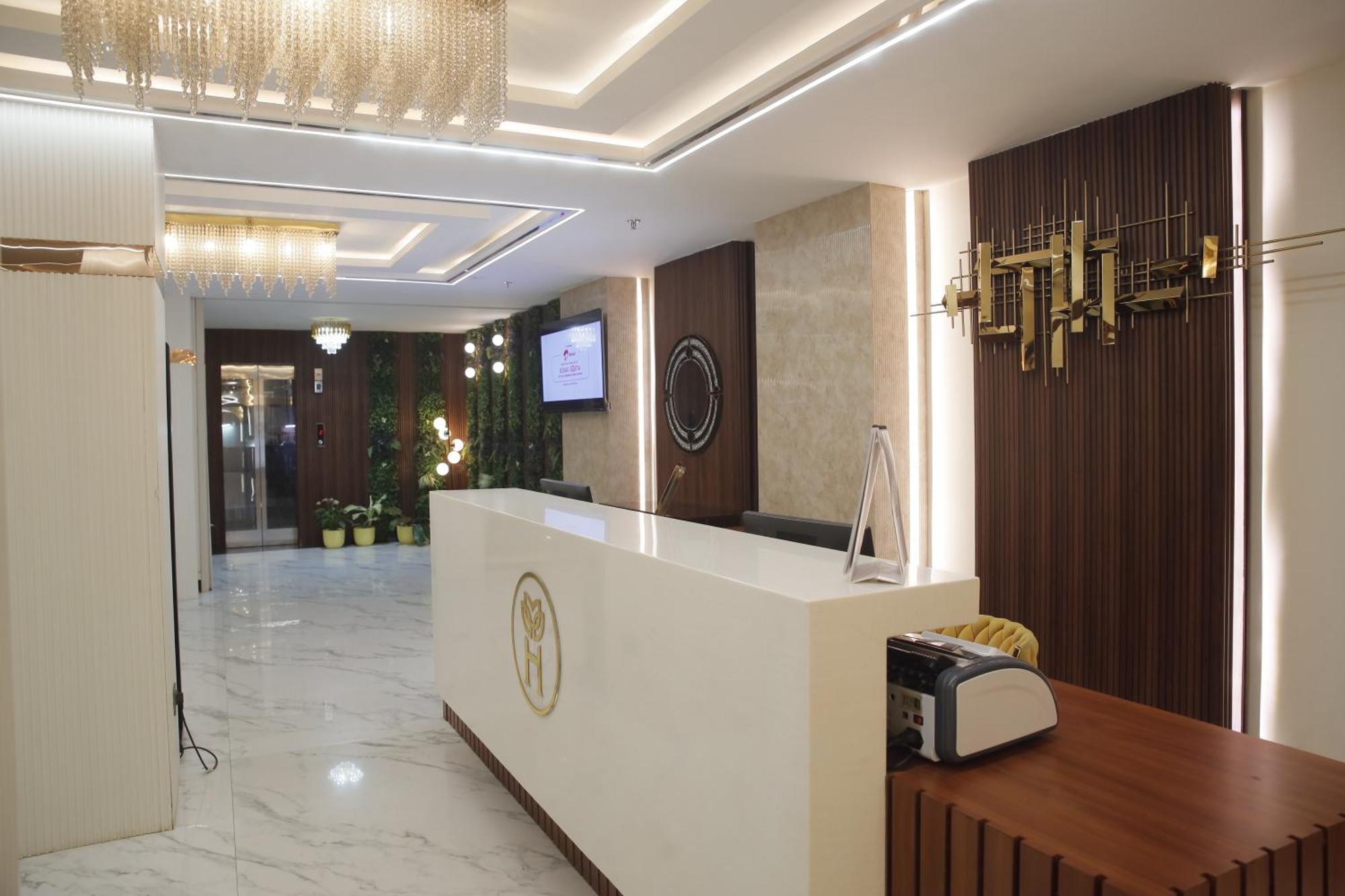 Heavens Garden Empire Hotel Guwahati Ngoại thất bức ảnh